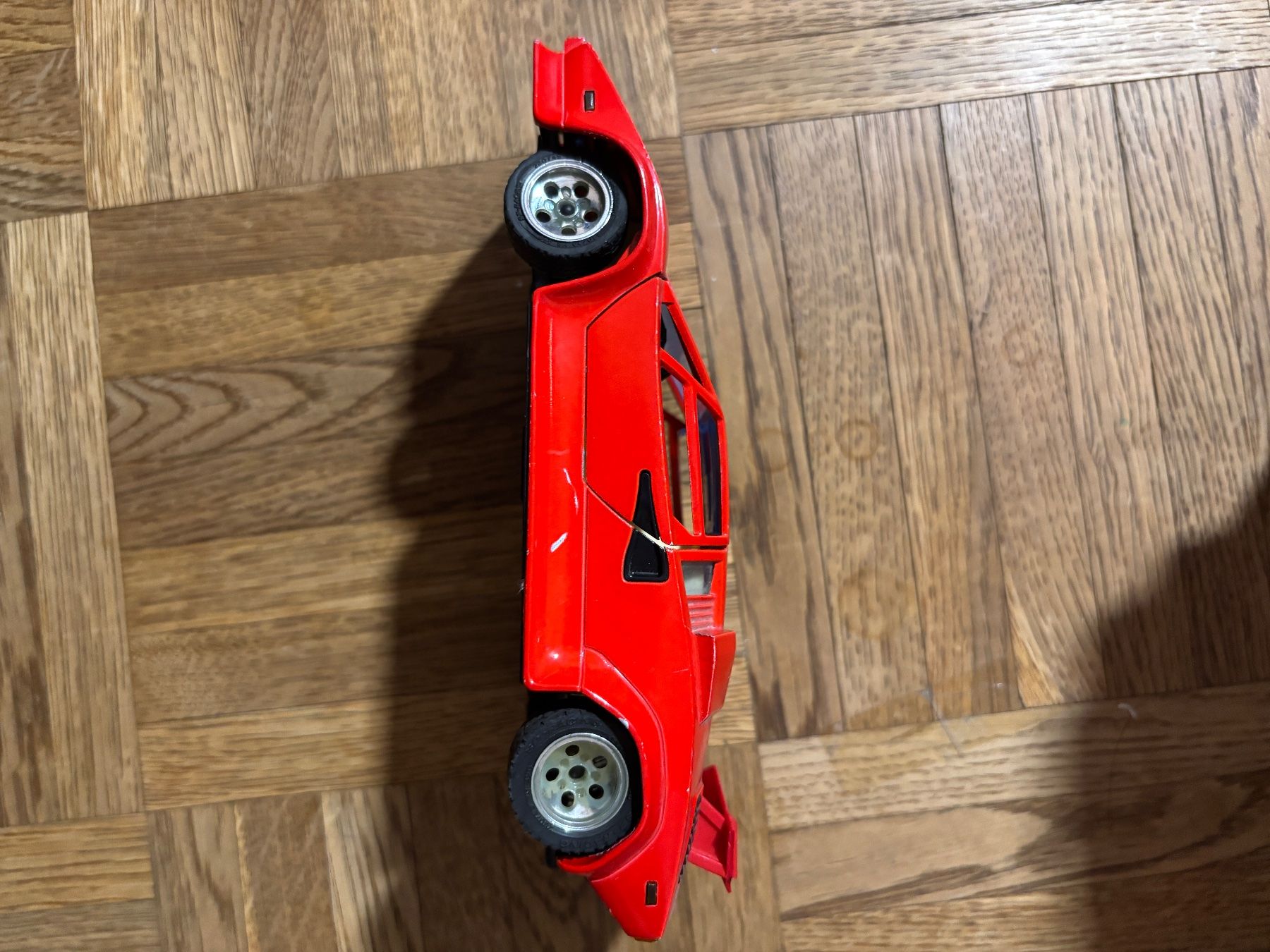 Majorette Modellini d'auto: Majorette Lamborghini Countach 5000 TM Quattrovalvole 1:24 – Usato da Tägerwilen venduto da mar_87t5 1