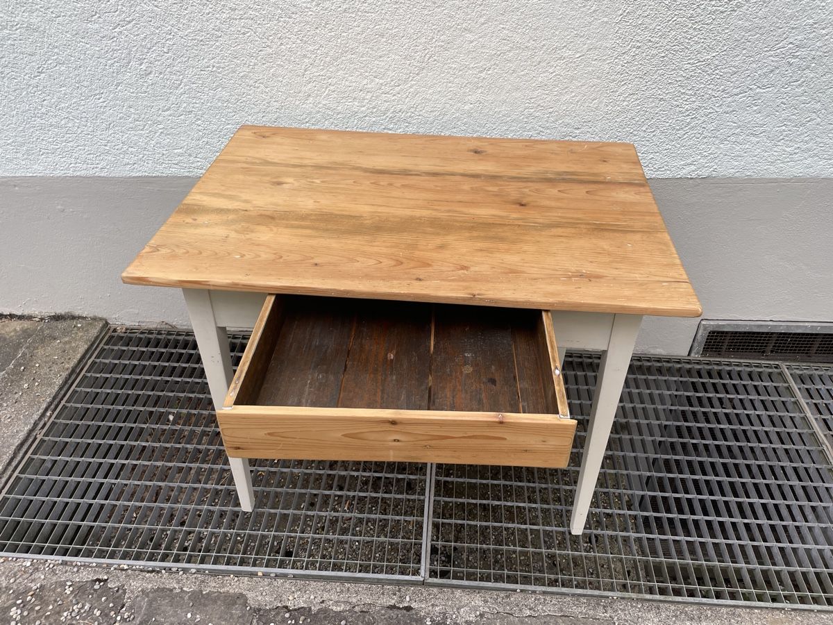 Tables: Vintage Holztisch – D'occasion à Zürich par Eva.Schneider