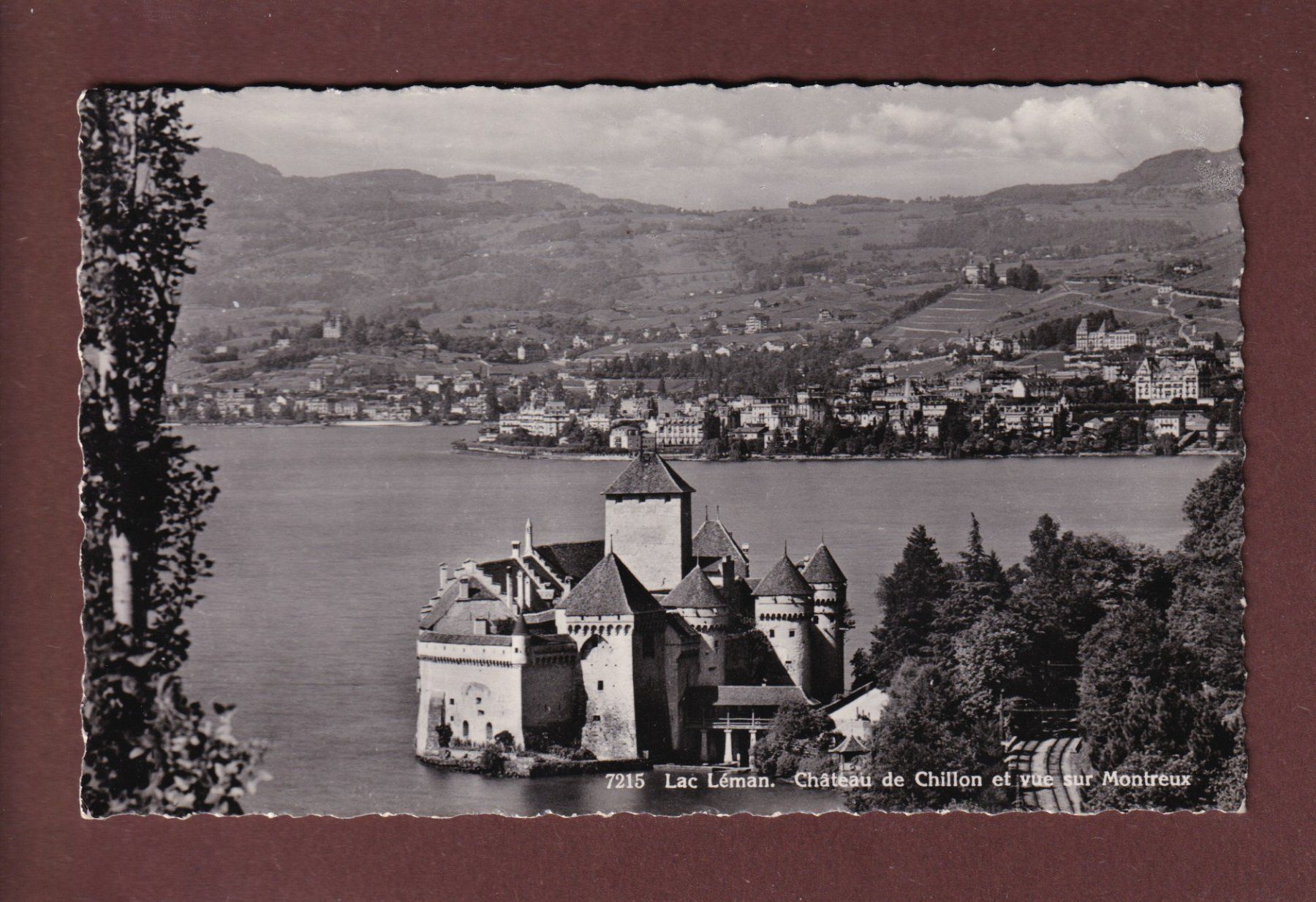 Cartoline postali: Château de CHILLON et Montreux – Usato da Pully venduto da nicecards