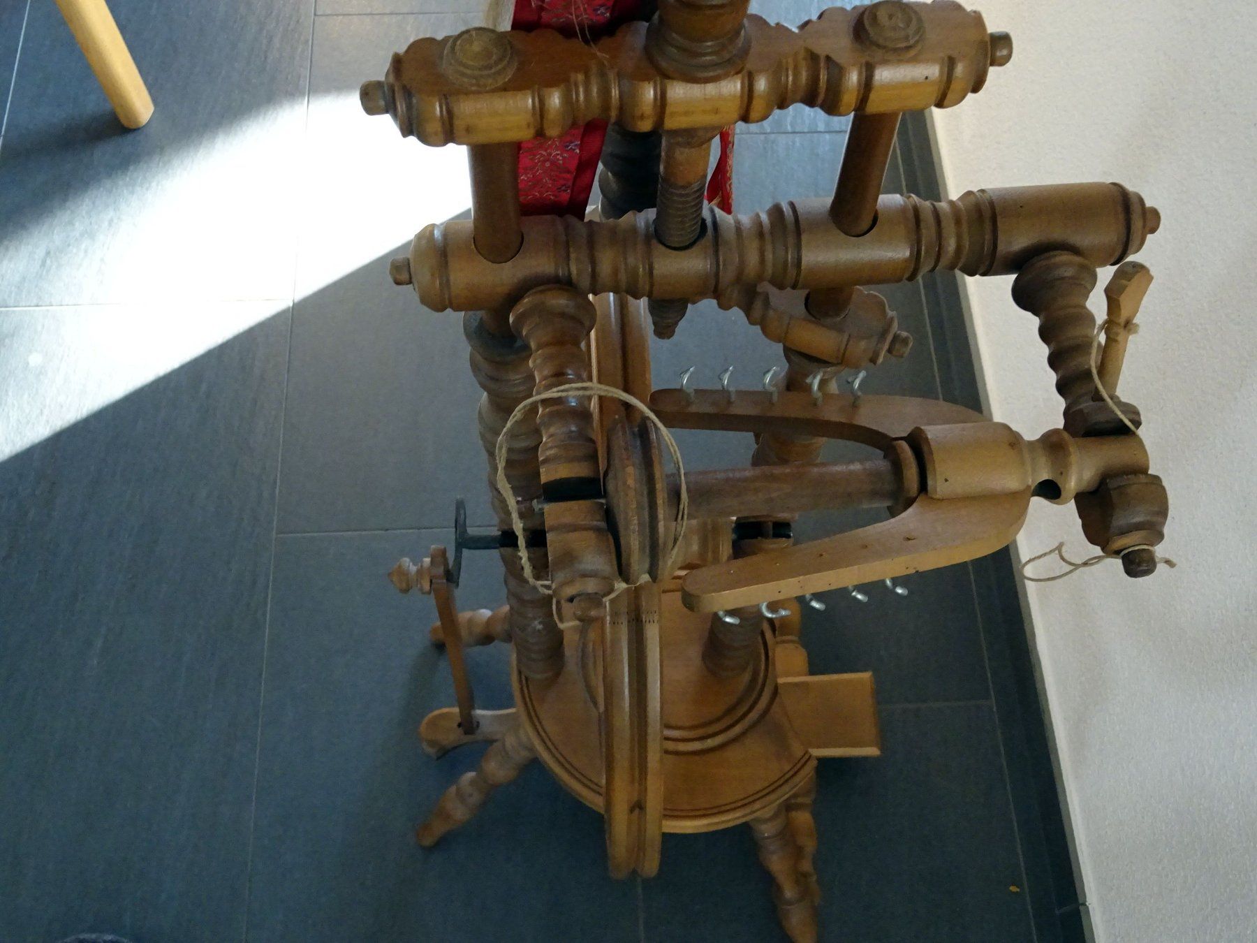 Spinnräder: Spinnrad aus Holz – Gebraucht aus Obfelden von Borschtsch 2