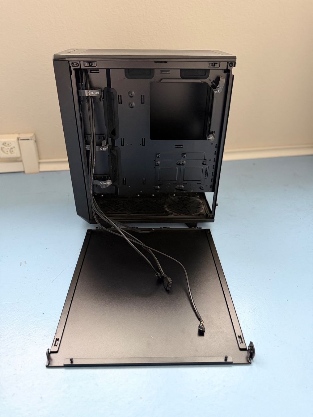 Fractal Custodie: PC Housing – Usato da Zürich venduto da mar_hs6l 3
