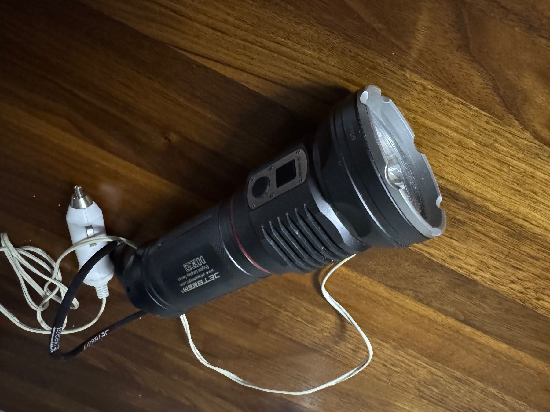 Lampade: Jetbeam DD R30 Extrem starke Taschenlampe – Usato da Zürich venduto da Zuerich_Seebach 1
