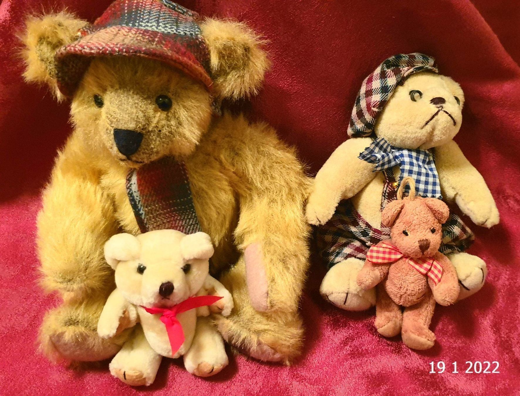 Giocattoli: 4 Sammel Teddy's – Usato da Basel venduto da The_Onliners