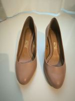 Wunderschöner und klassischer Pumps in Nude von Santa Lolla