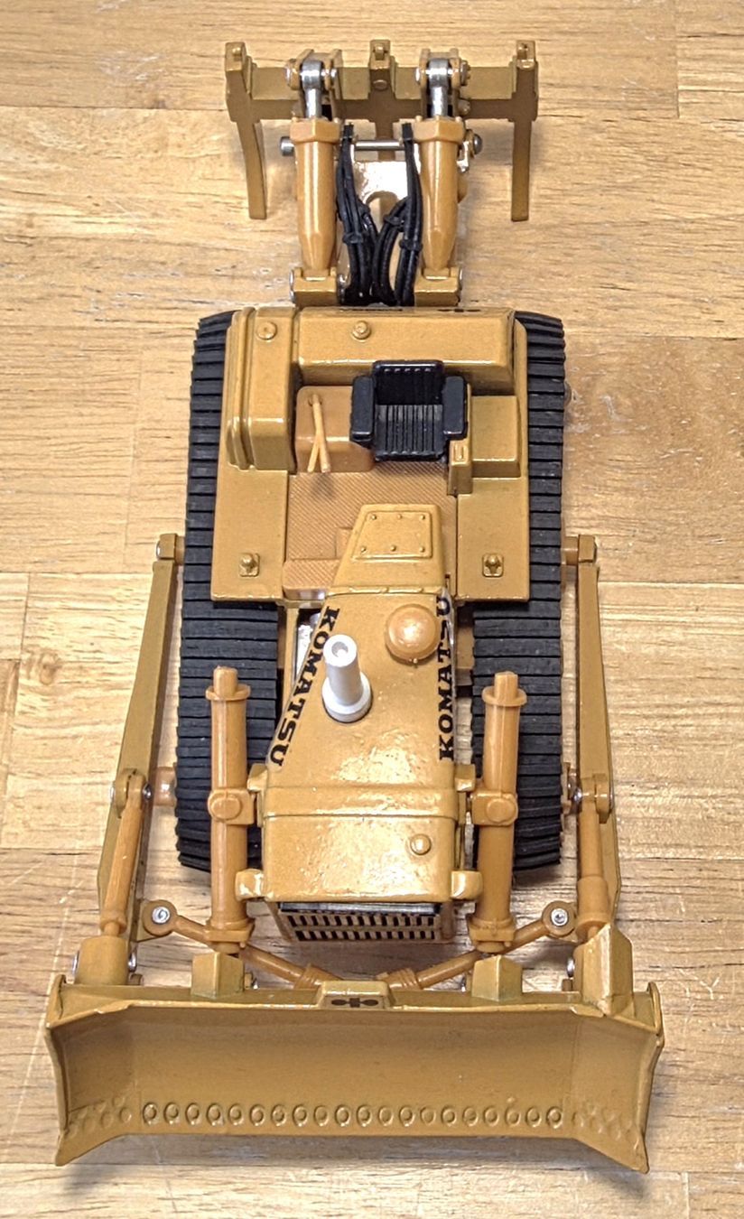 Komatsu Modellbausätze & Standmodelle: Komatsu D355A Bulldozer – Gebraucht aus Männedorf von Modellbau-wyss 2