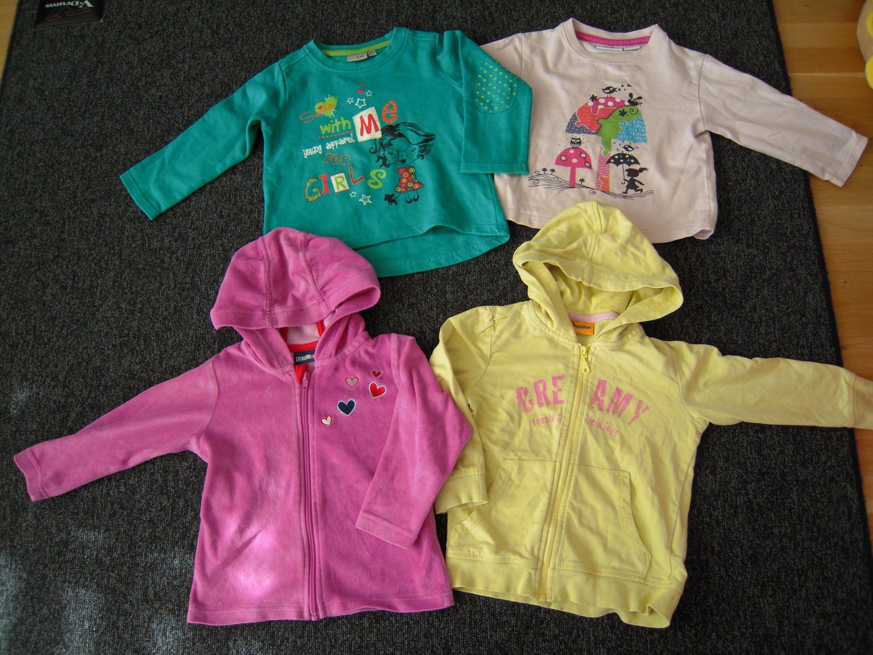 Pullover & Sweatshirts: 4 Pullover für Mädchen Gr 92 – Gebraucht aus Uzwil von visions77