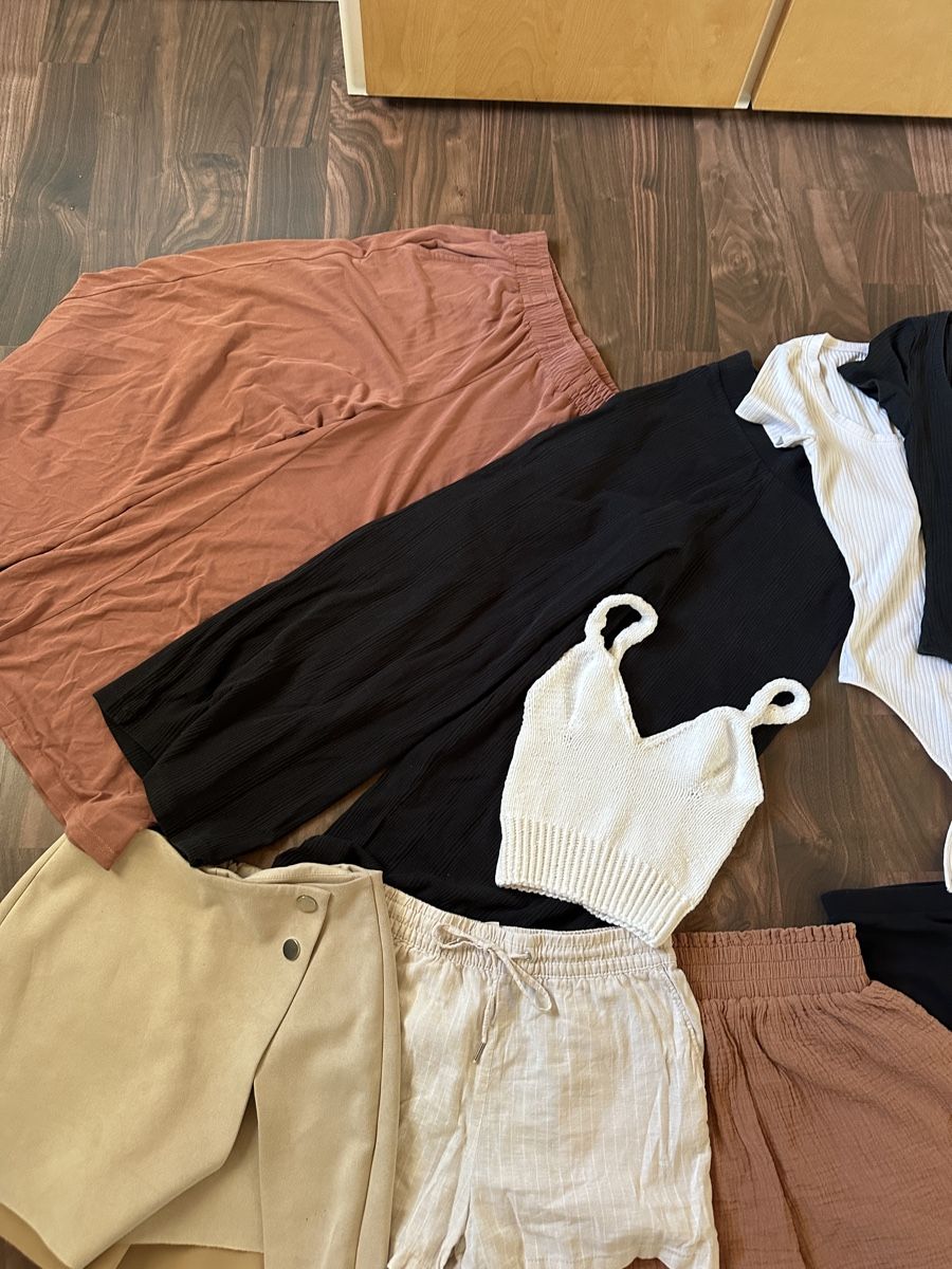 Lotti di vestiti: Kleiderpaket XS – Usato da Müstair venduto da V.Sara 3