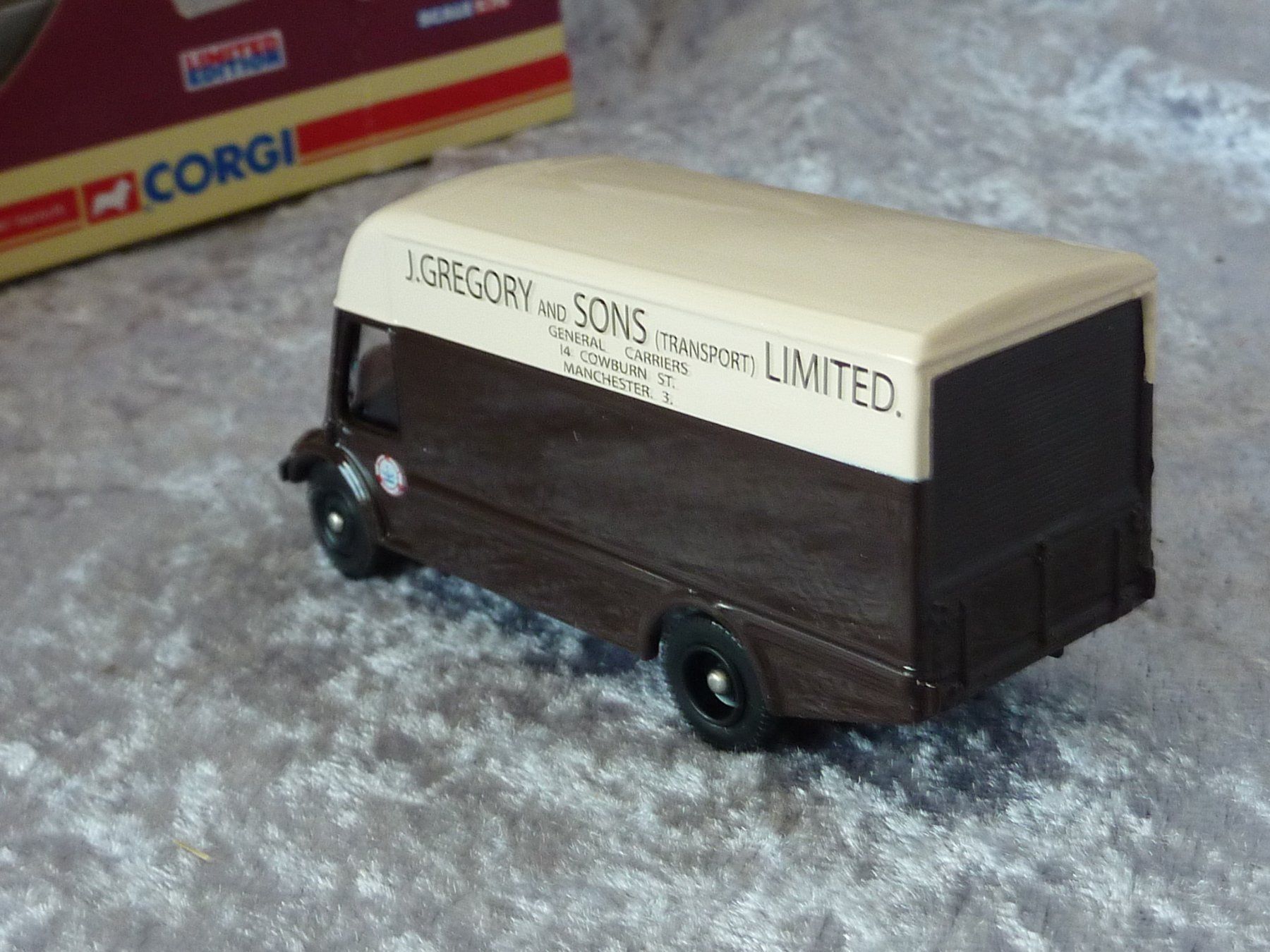 Corgi Toys Voitures modèles: Noddy Van Gregory's  1:76 – Neuf avec emballage d'origine à Dürrenäsch par modellautos4you 3