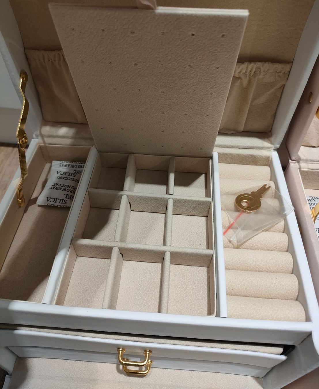 Reisekoffer: Schmuckkoffer neu, Preis pro Stück  – Neu und originalverpackt aus Bern von Lidia.5 1