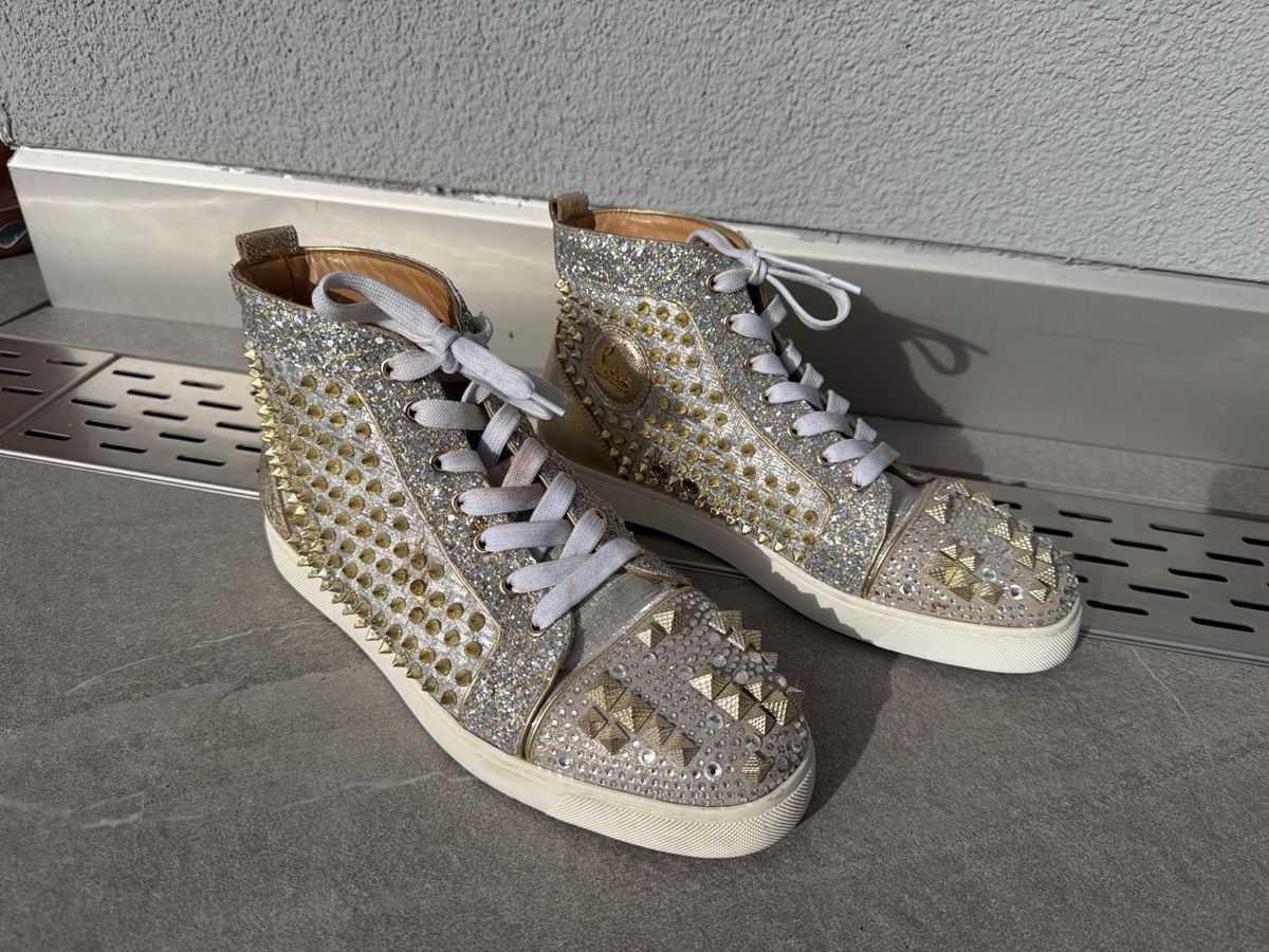Christian Louboutin Scarpe da uomo: Louboutin Sneakers gold – Usato da Wolfwil venduto da Rolex1