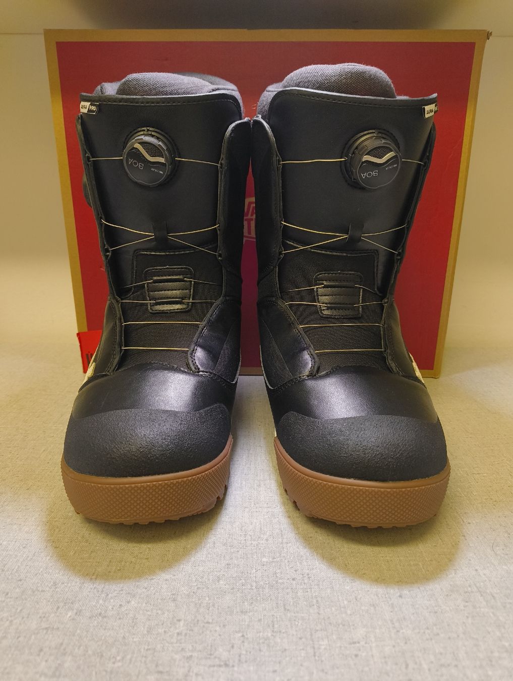 Vans Scarpe da uomo: Vans Aura Pro Snowboard Boots, Grösse 47 – Nuovo e nell'imballaggio originale da Uitikon Waldegg venduto da PJLS1 1