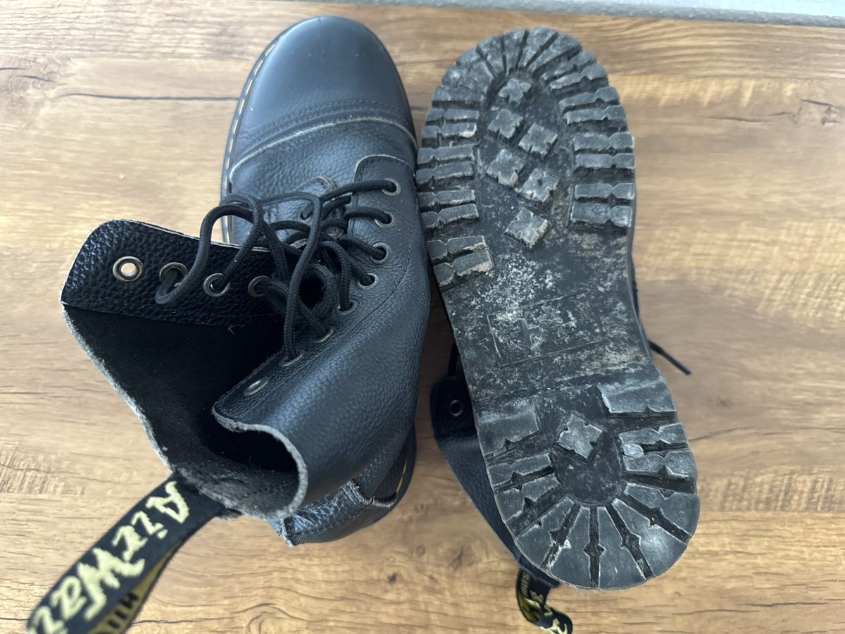 Dr. Martens Scarpe da donna: Doc Martens - Bottes en cuir noir, taille 40, – Usato da Brügg BE venduto da Goob 7
