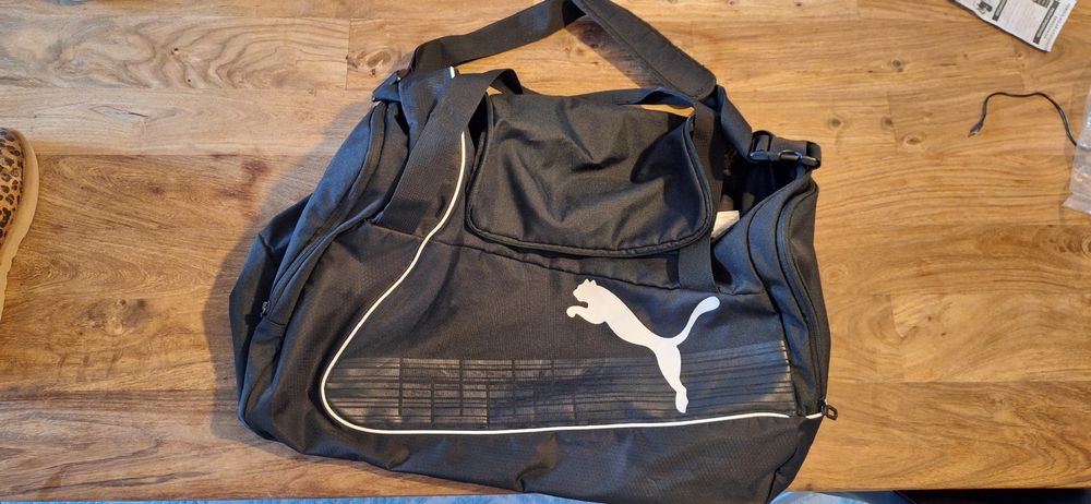 Borse: Puma Sporttasche schwarz, viel Stauraum – Usato da Zürich venduto da Sibili 1