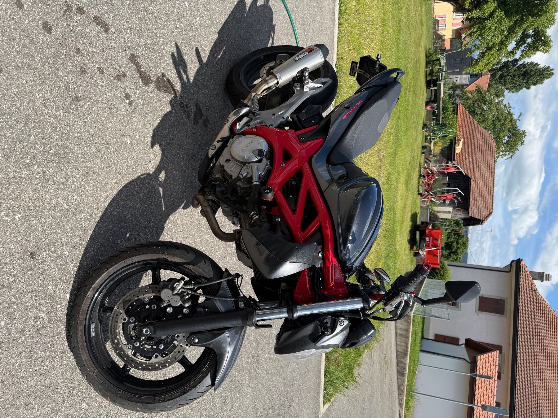 Route: Suzuki Gladius 650 53kw 45000kms – D'occasion à La Roche FR par kev_t57w 1