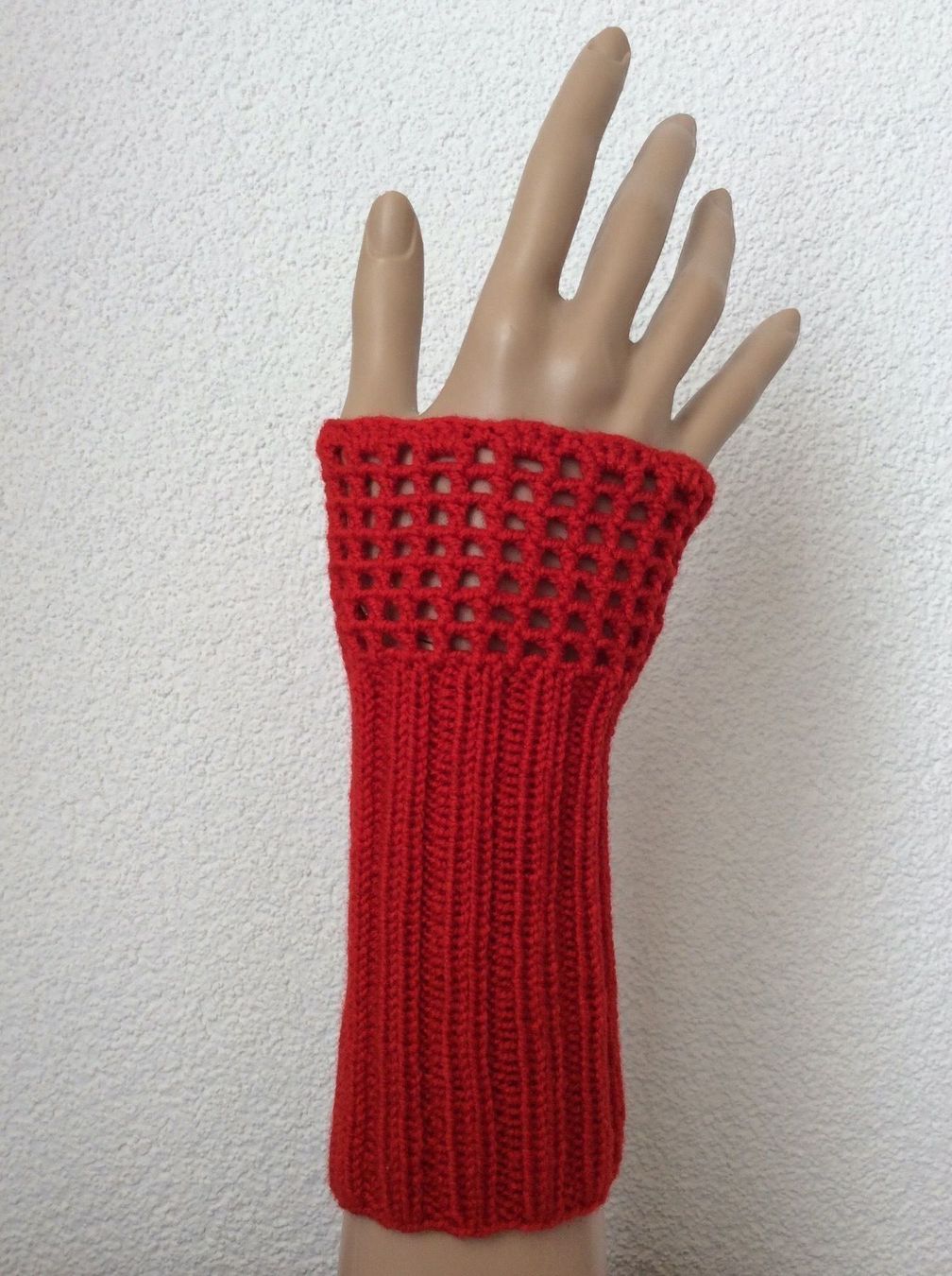 Handschuhe & Handstulpen: Armstulpen - Pulswärmer - rot – Neu und originalverpackt aus Birwinken von chez-erna