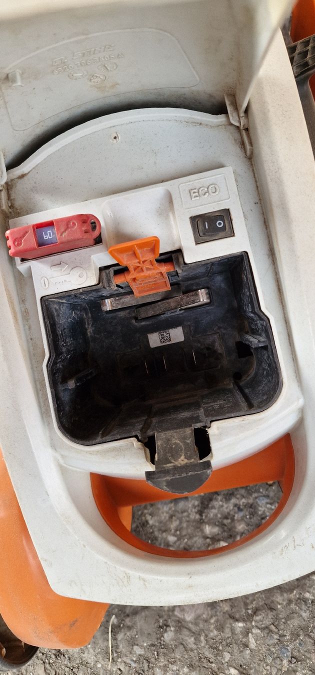 Stihl Tagliaerba: Stihl RMA339 Akku Rasenmäher – Usato da Tagelswangen venduto da Axel_36 2