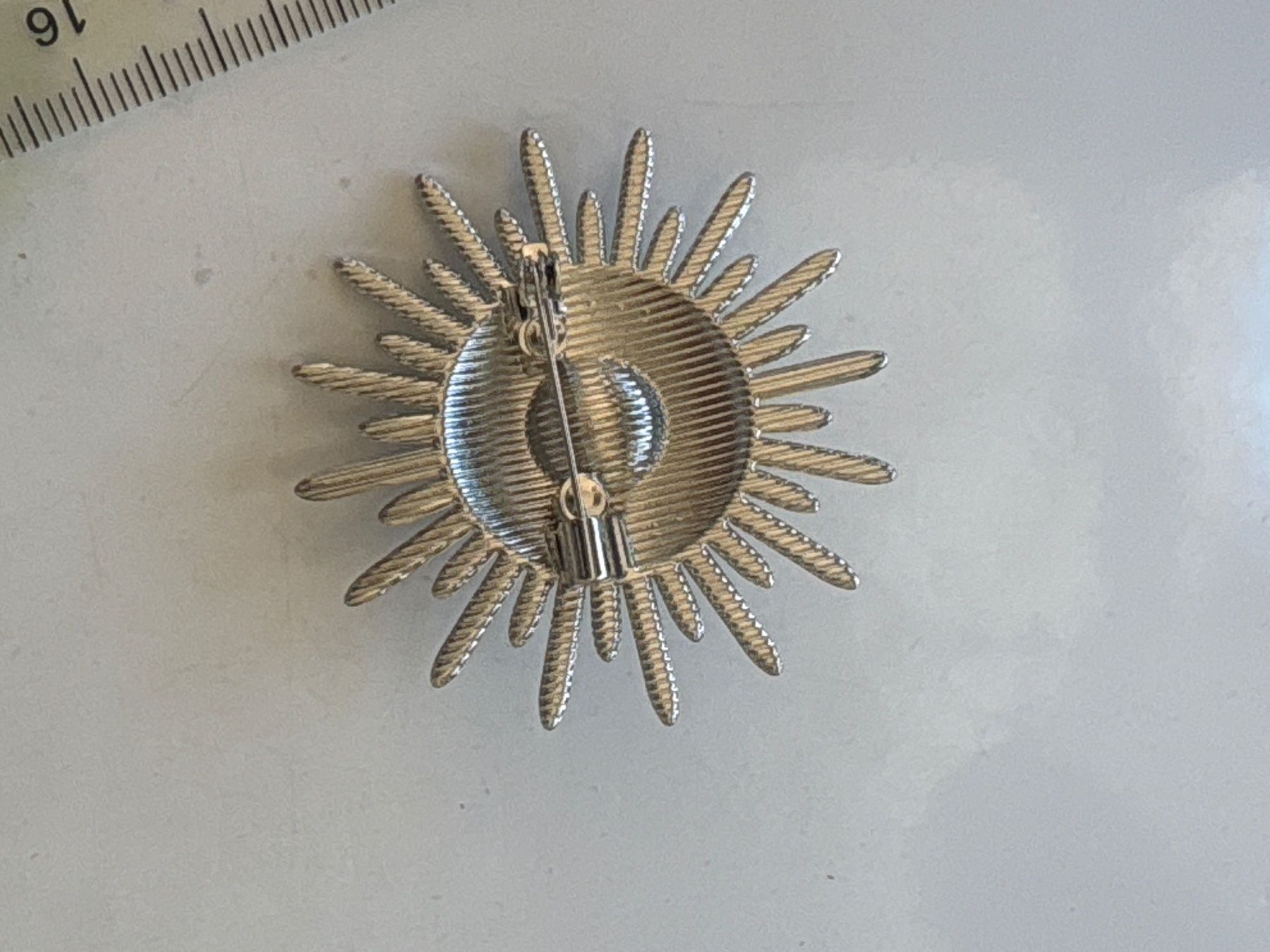 Broschen & Nadeln: Luxus Elegante  Brosche Farbe: Silber – Neu (gemäss Beschreibung) aus Biel-Bienne von Roserosse13 5