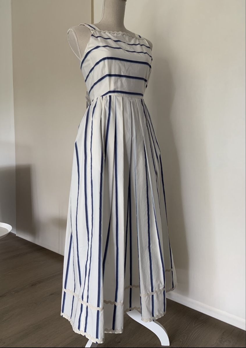 Max Mara Robes: Max Mara robe neuve coton et soie taille 34 – Neuf avec emballage d'origine à Gland par TallyEva 2