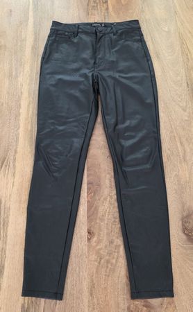 Stradivarius Kunstleder Hose Damen Schwarz Gr. 38 Neuwertig