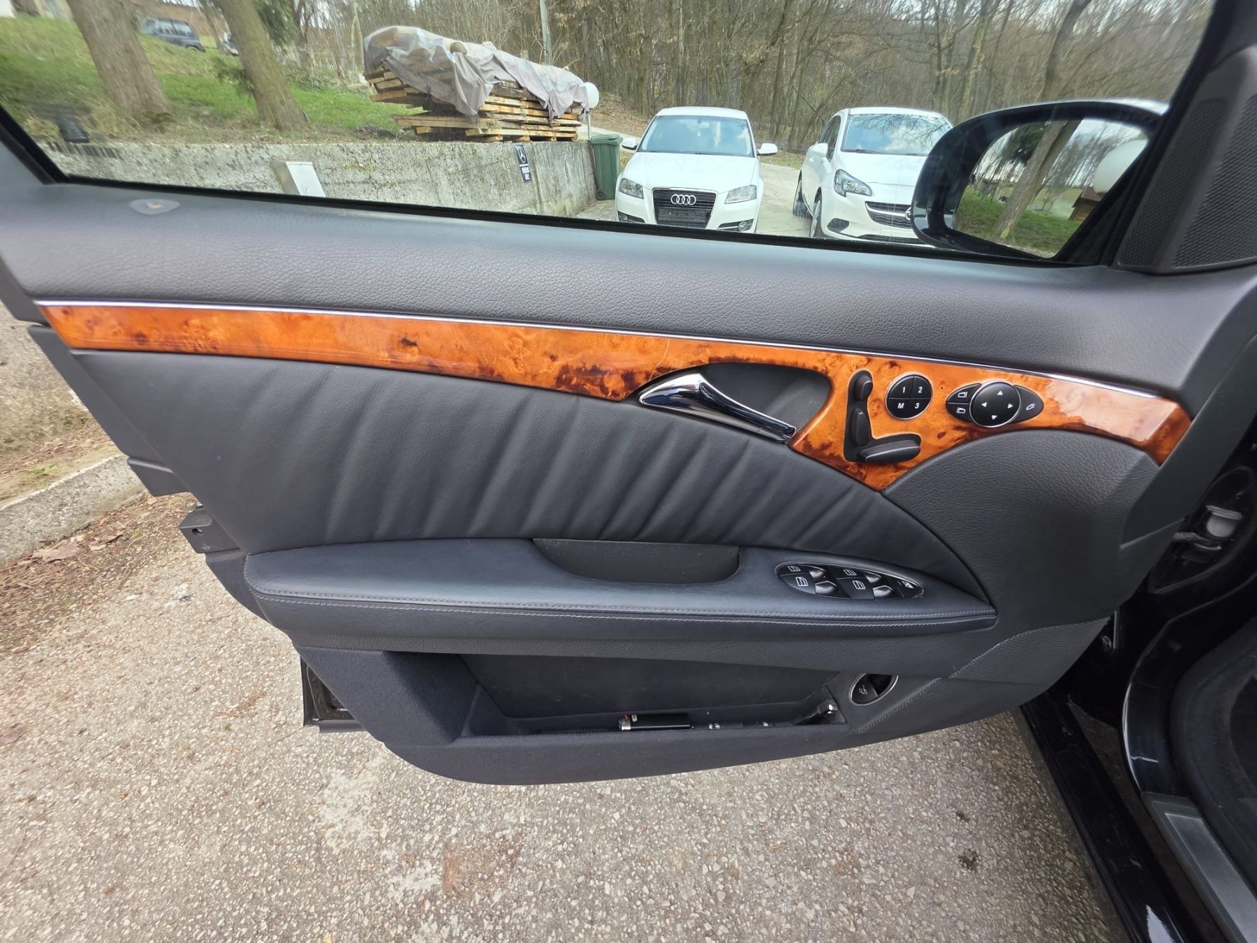 Mercedes-Benz Automobili: E-CLASSE Mercedes – Usato da Olten venduto da MirelaM01 4