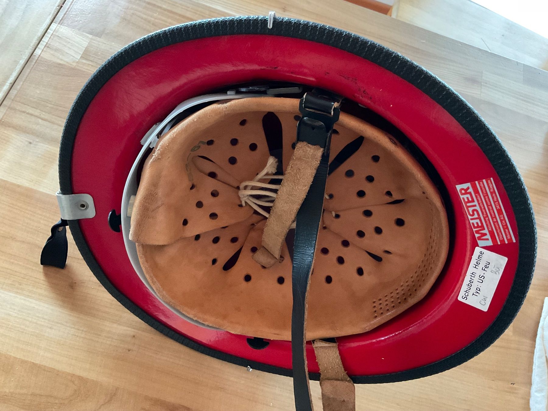 Feuerwehr: alter Feuerwehr Helm / Gr. 53 -61 – Gebraucht aus Rümlang von euqinom16 5