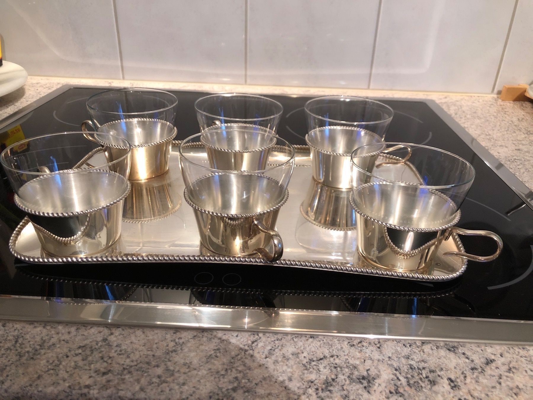Set di piatti: GLAS TEESERVICE MIT TABLETT – Usato da Basel venduto da ros_gw5v 1