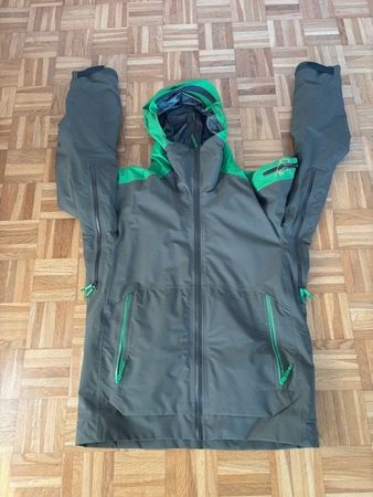Arcteryx Top Skijacke Grösse M neuwertig Gore-Tex Coreloft