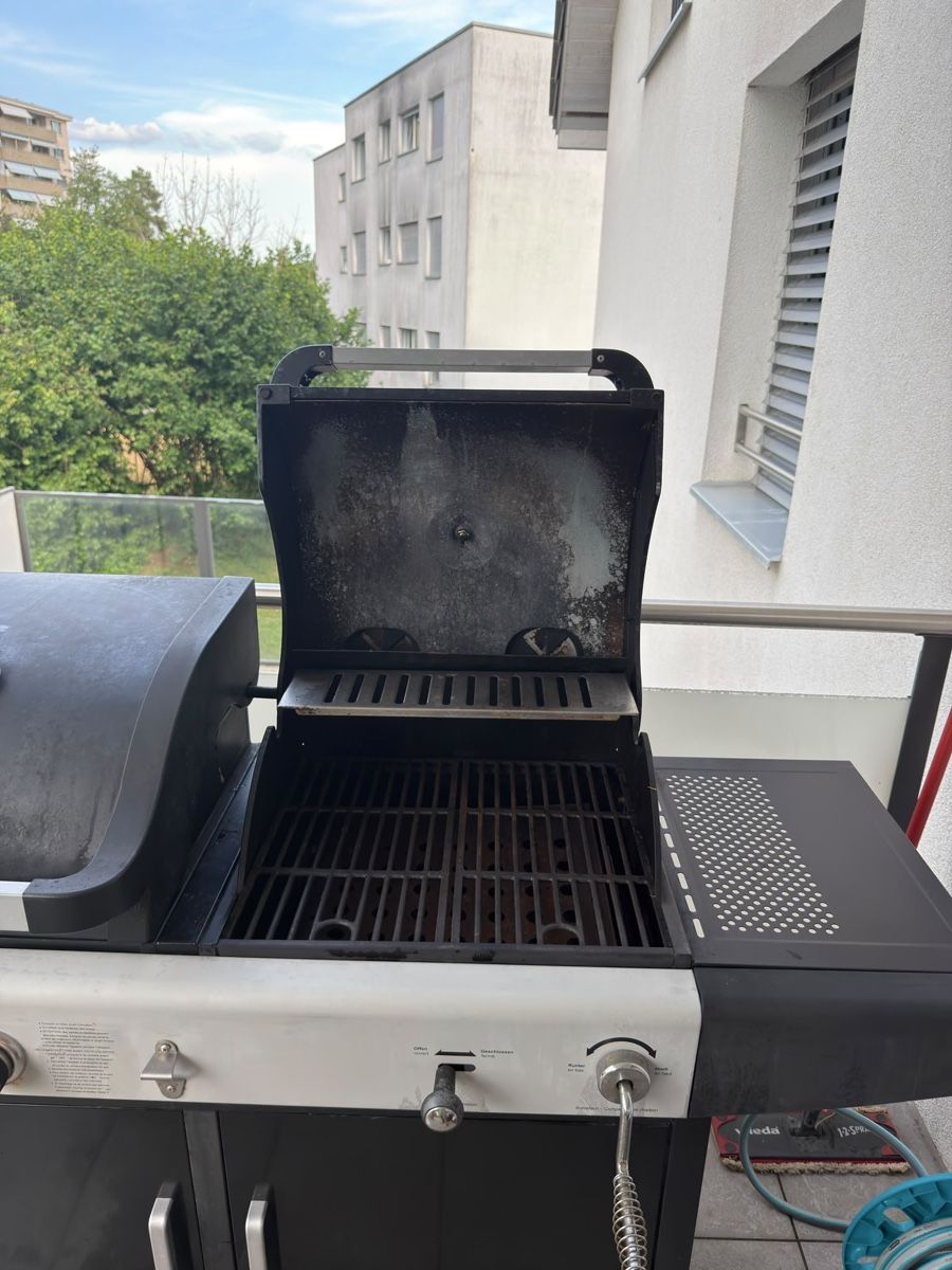 Griglie: Kombigrill Gas und Holzkohle BBQ – Usato da Niederglatt ZH venduto da Giusko 4