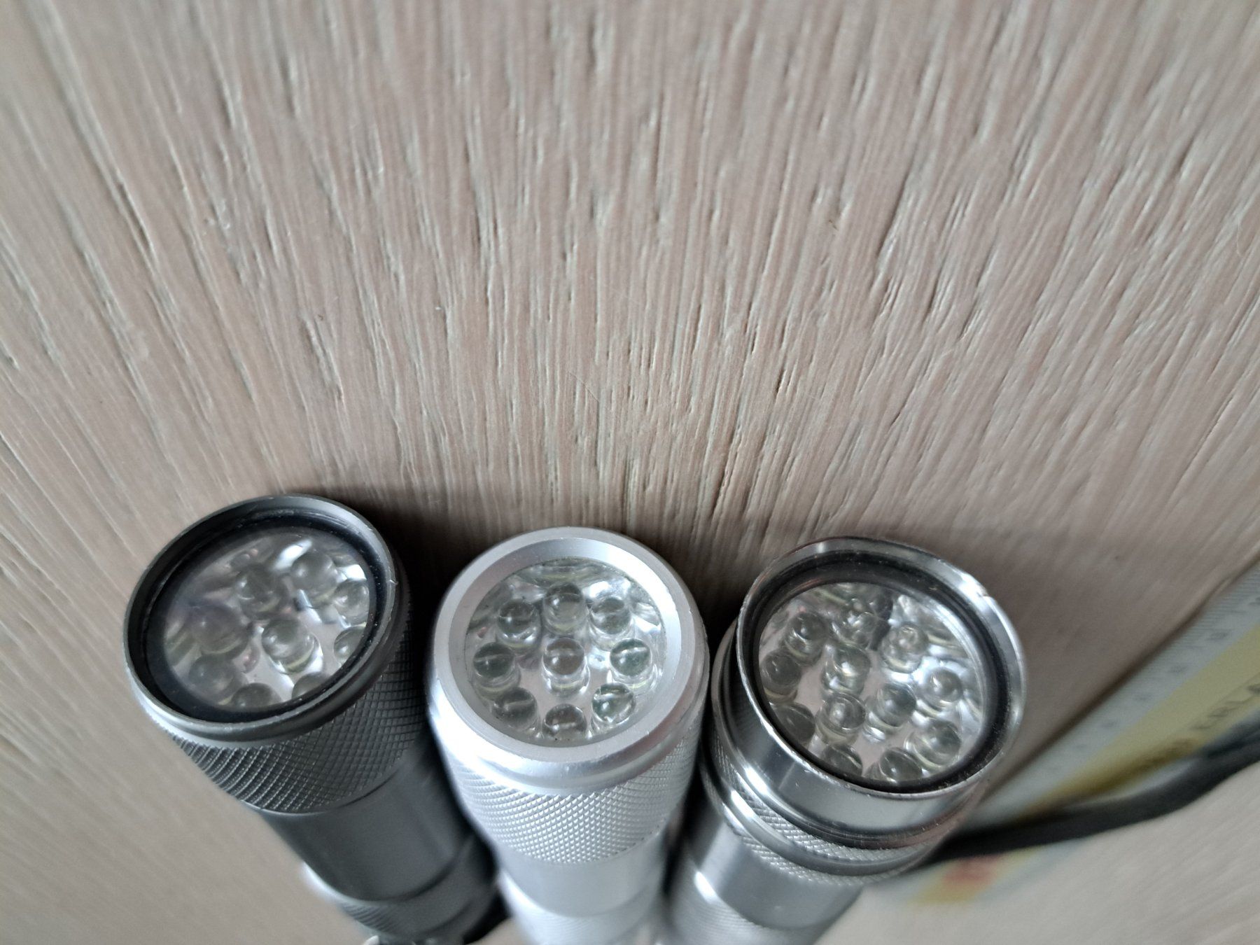 Lampade: 3 LED Taschenlampen sind sehr hell – Usato da Bazenheid venduto da derdelorean01 1