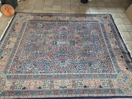 Teppich mit Blumenmuster guter Zustand