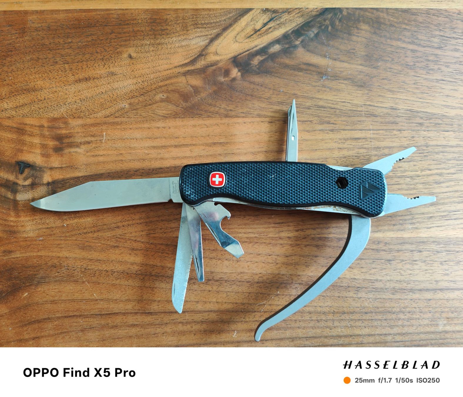 Wenger Taschenmesser: Wenger Multitool Grip mit Koffer und Hülle neuwertig – Neu (gemäss Beschreibung) aus Basel von M2 1