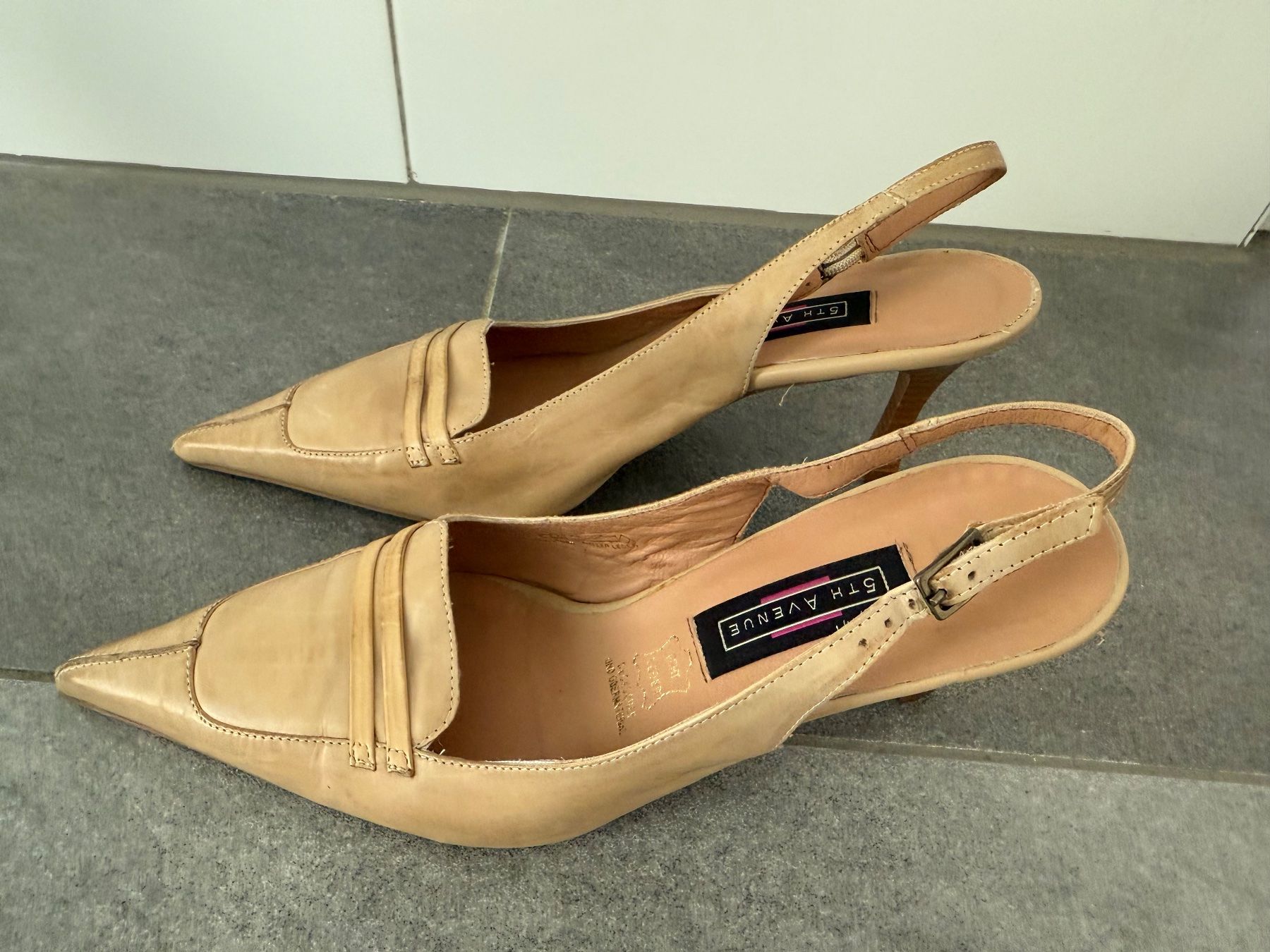 Scarpe da donna: Echtleder Stilettos beige Gr. 39 – Nuovo (secondo la descrizione) da Oetwil an der Limmat venduto da Prinzaessli123 1
