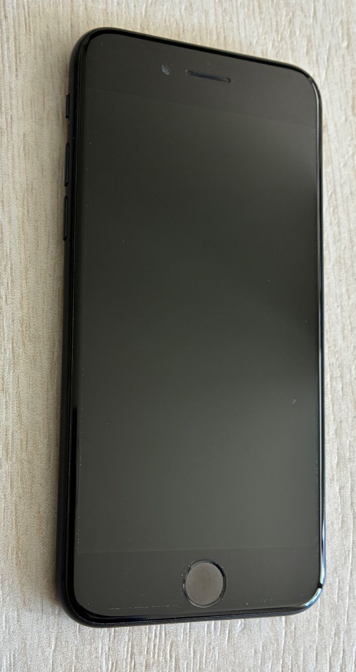 Apple Handys / Smartphones: iPhone SE (2nd generation) 64GB Black + Accessories – Gebraucht aus Bellinzona von EmanueleGalli 1