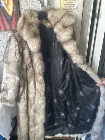 Fur coat size L women's vintage condition