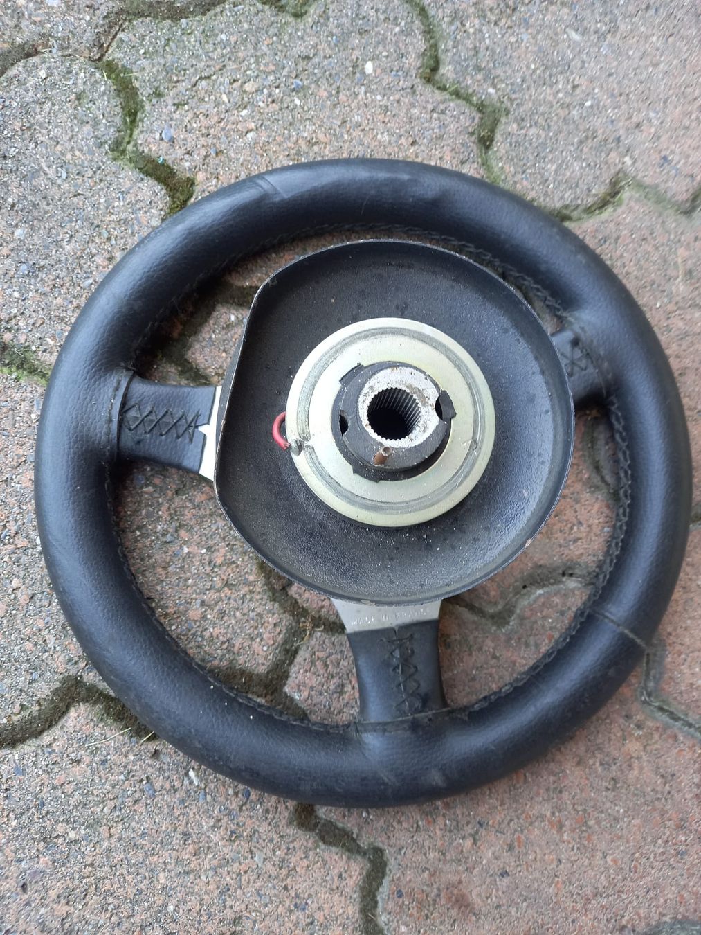 Tutti pezzi di ricambio auto: Sportlenkrad 30cm mit Nabe – Usato da Stans venduto da thomin8989 2