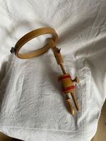 Stickrahmen aus Holz, Tischbefestigung