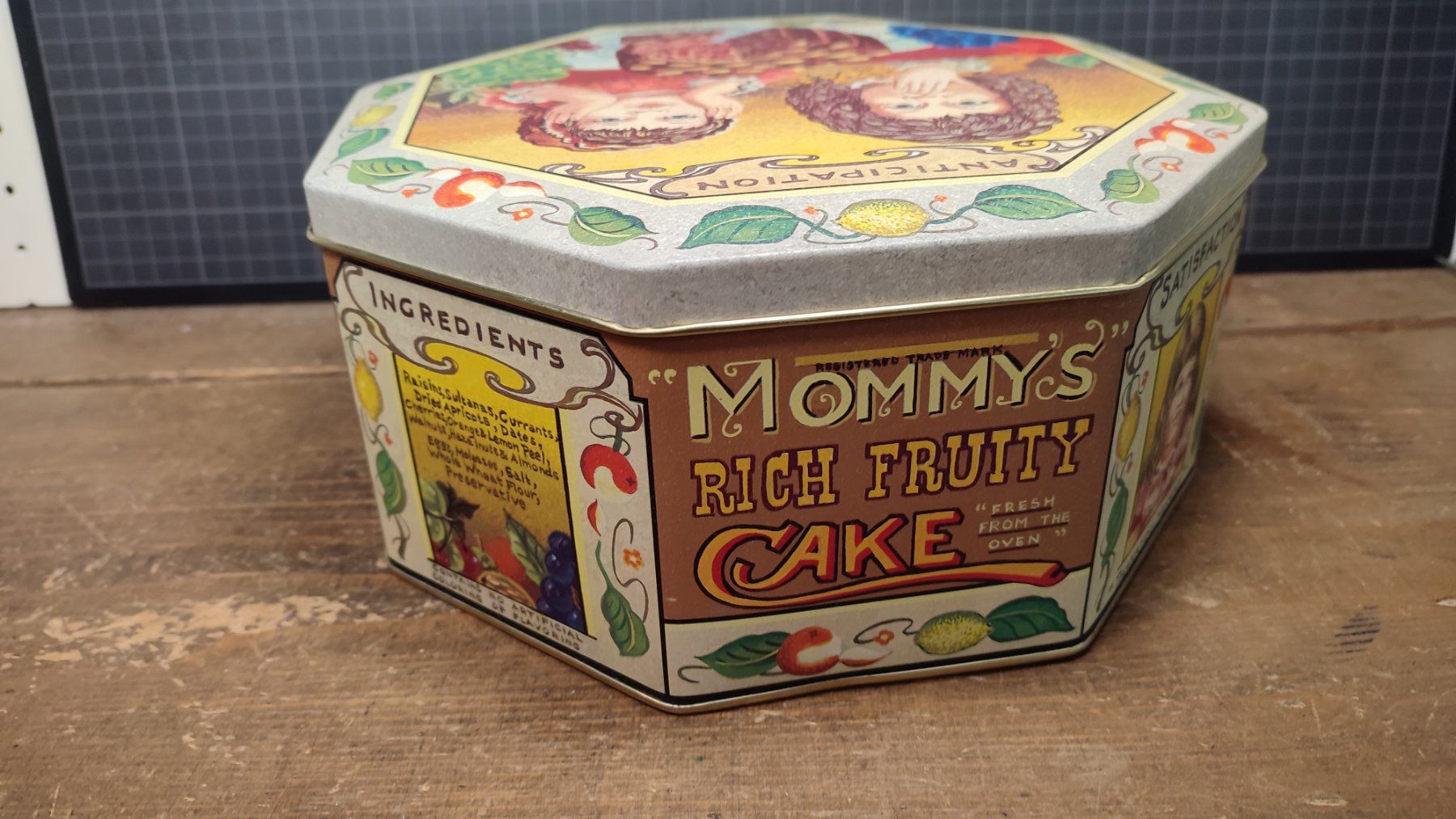 Barattoli: Wunderschöne alte MOMMYS CAKE Blechdose – Usato da Gelterkinden venduto da MYSTOREFORYOU4460 1