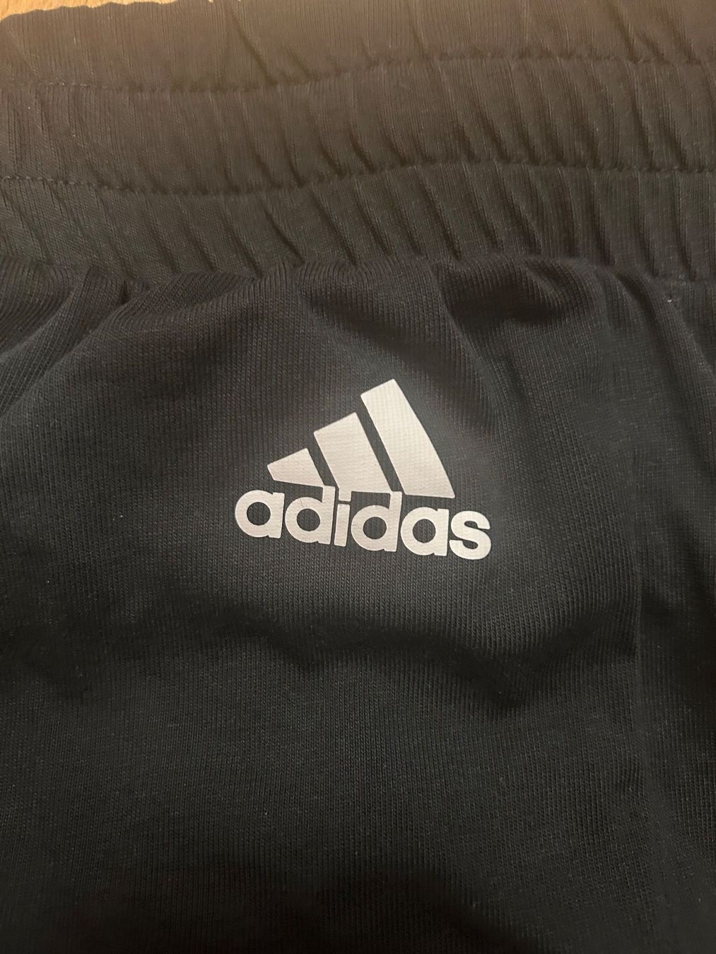 Adidas Pantaloni: Short Adidas taille M - comme neuf – Nuovo (secondo la descrizione) da Fully venduto da ber_jg2w 2