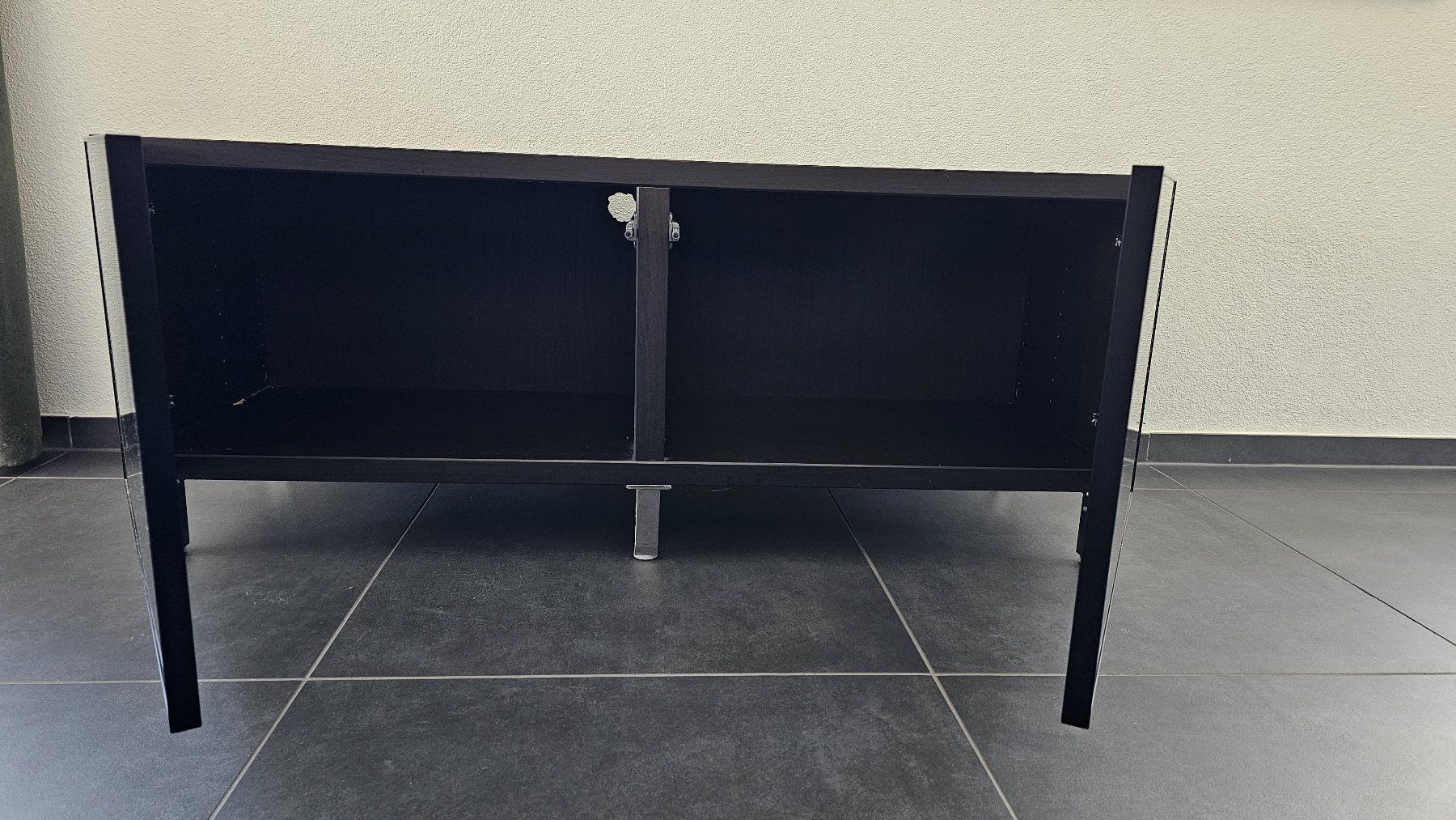 Ikea Mobili TV: TV-Möbel Schwarz mit zwei Türen – Usato da Spiez venduto da marinatamaraa 1