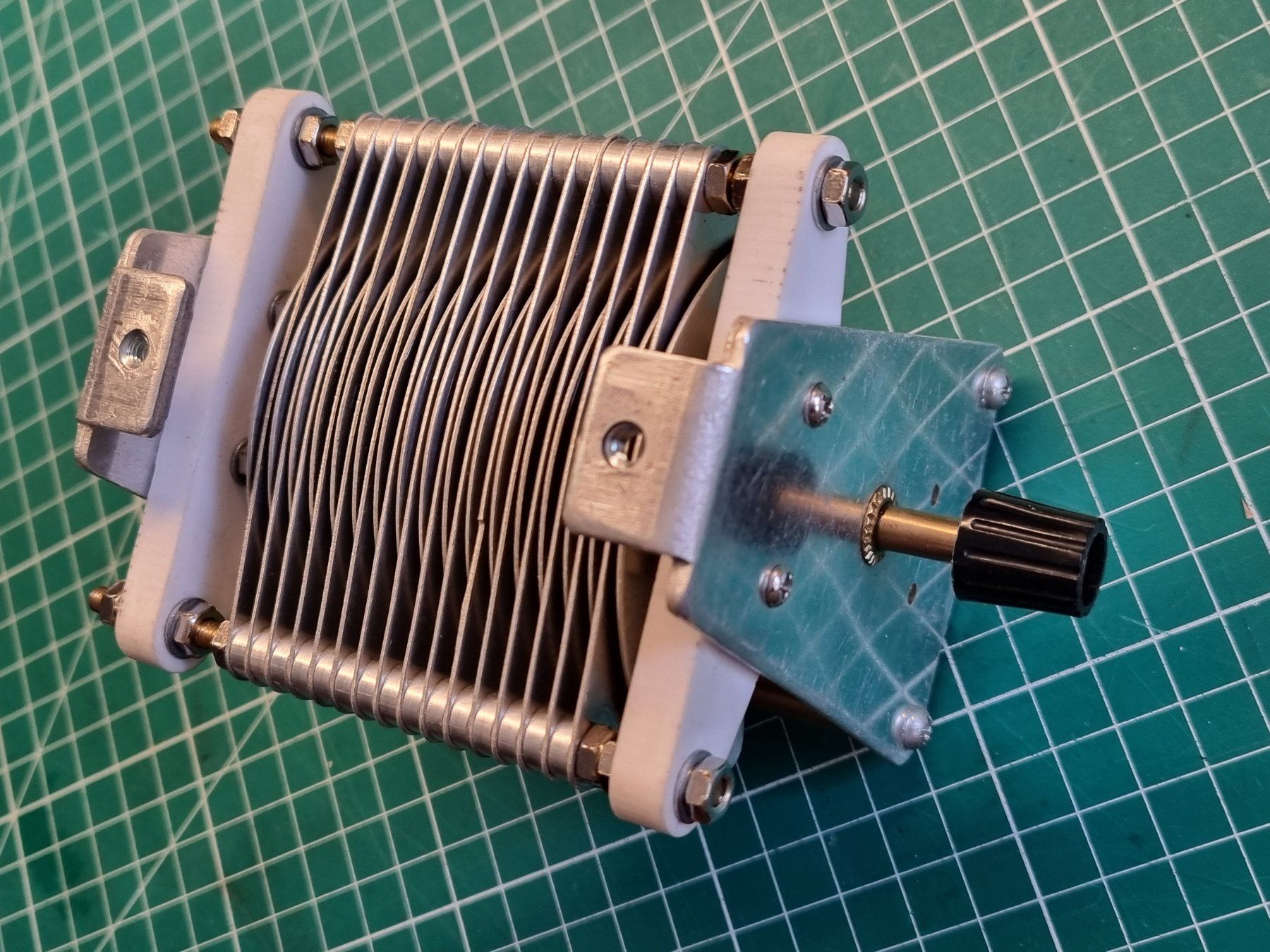 Composants électroniques: Luft Drehkondensator 20-500pF / 1000V – D'occasion à Muri AG par Dongle0 2
