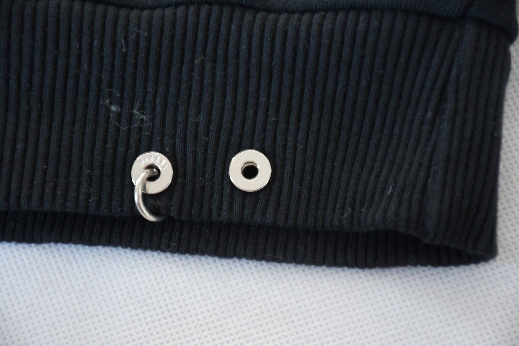Diesel Pulls & Sweat-shirts: Sweatshirt von Diesel gr.S – D'occasion à Nuglar par Korsika2 2