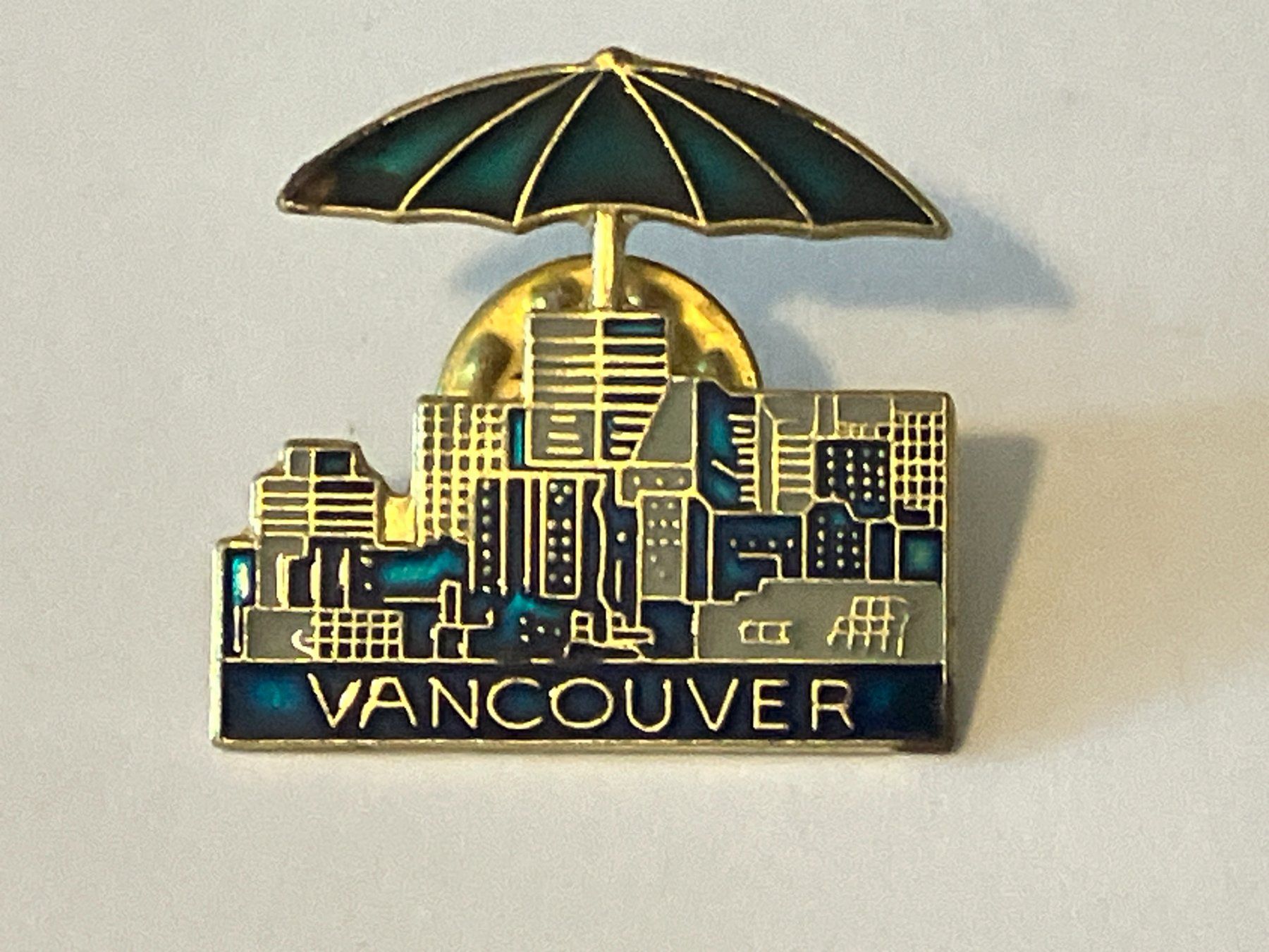 Placchette & Badge: 1 Pin Vancouver  – Usato da Basel venduto da djwwpp