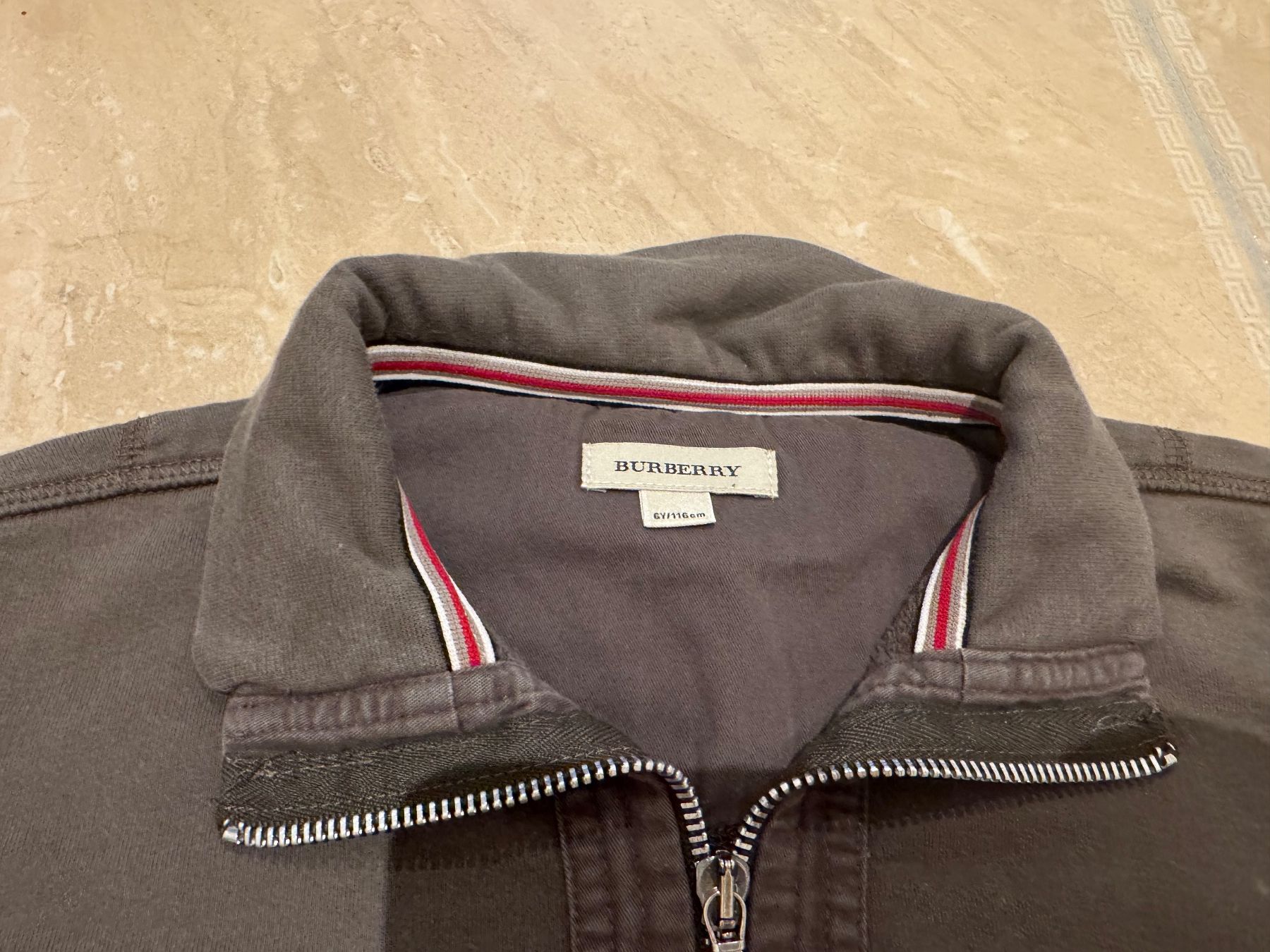 Burberry Jacken & Mäntel: Burberry coole Sweatshirt Jacke, 6j 116 – Gebraucht aus Klingnau von Markus14 2