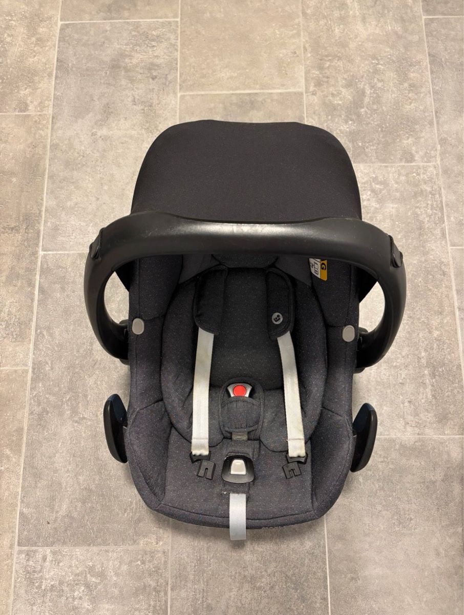 Maxi-Cosi Auto-Kindersitze: Maxi-Cosi Babyschale mit Isofix Basisstation – Gebraucht aus Frauenfeld von MiggiO 1
