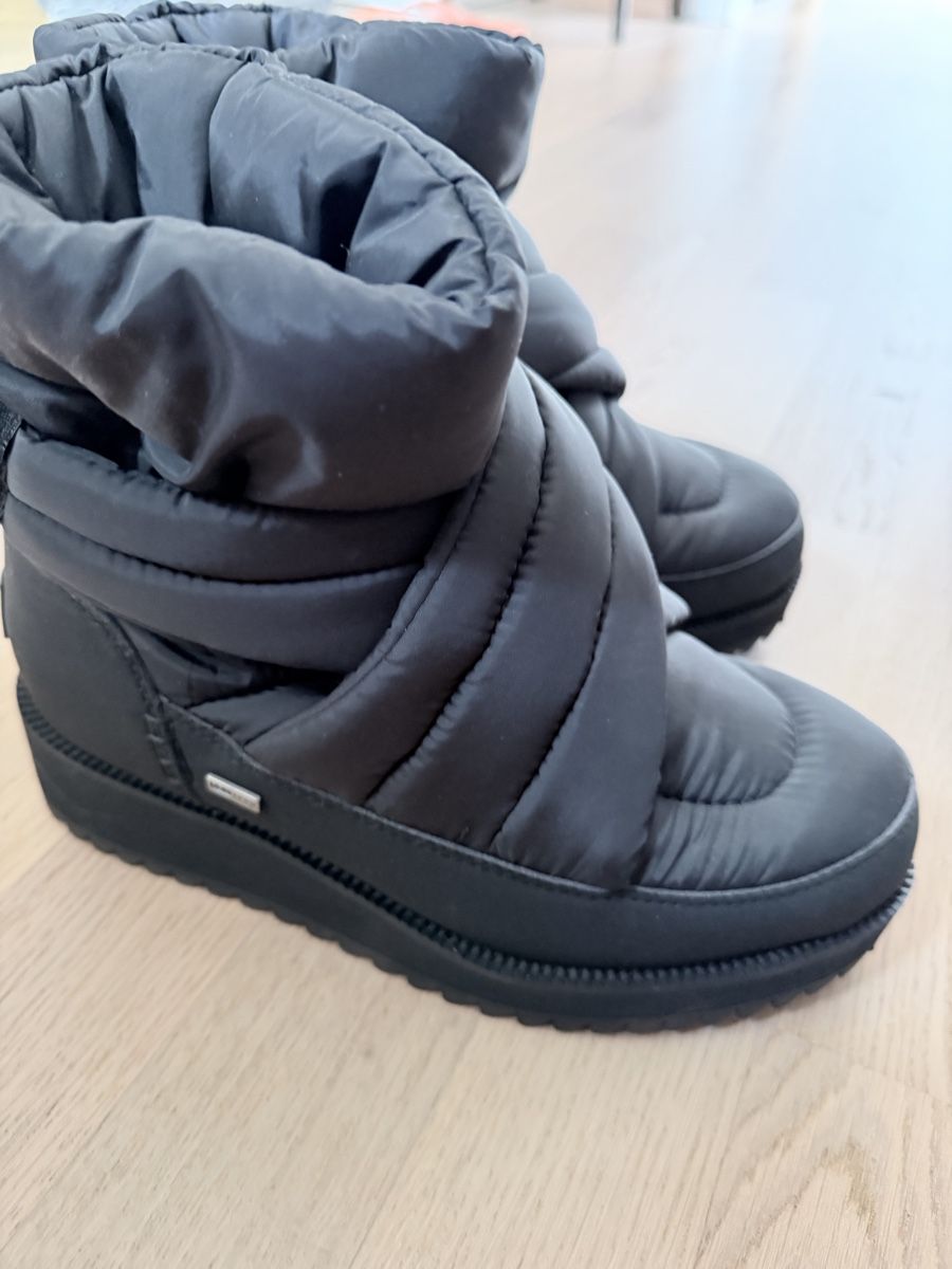 Chaussures femmes: Ugg Montara gr 38- – D'occasion à Münchenstein par By.gabriela.v 1