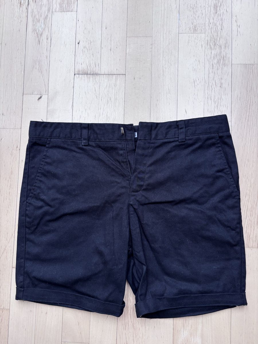 Pantaloni: Men's Summer Shorts, Size 34 – Usato da Zürich venduto da Grothschild