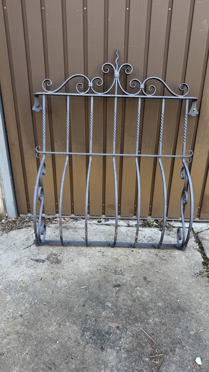 Gitter Fenstergitter Kellergitter Schmiedeeisernes Gitter (Gebraucht ...