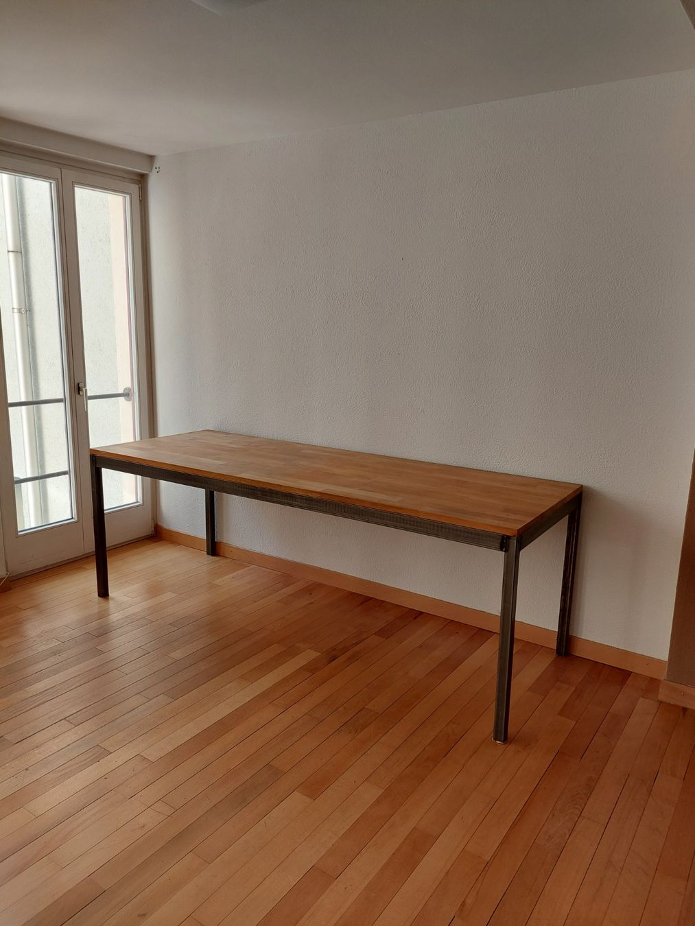 Tables: Tisch massiv Buche/Stahl – D'occasion à St. Gallen par Zia_Angela