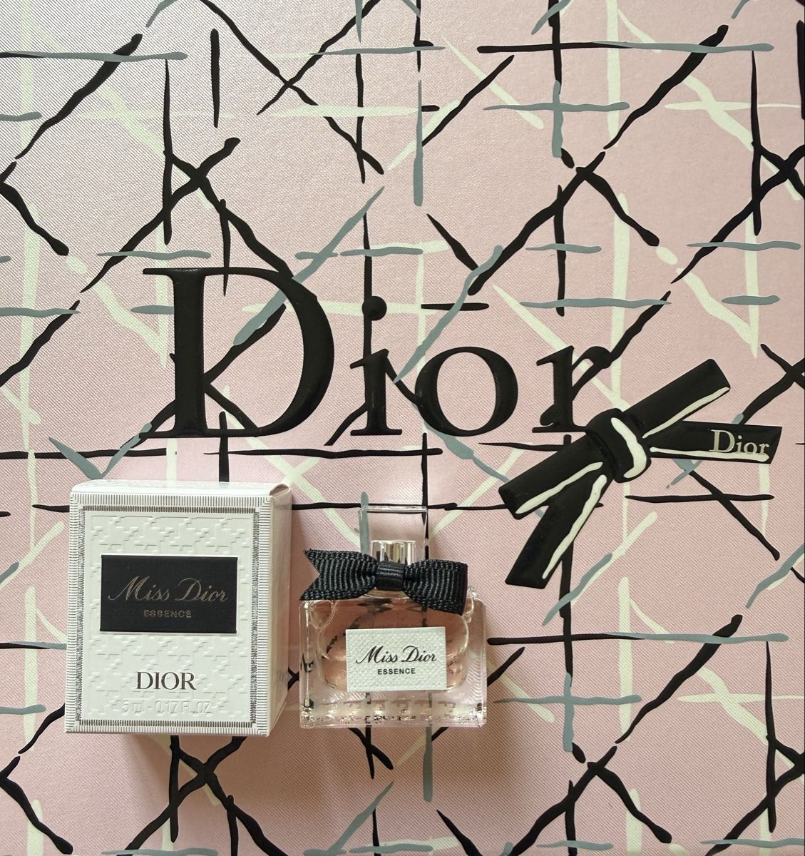 Dior Profumi & Eau de Toilette: Miss Dior Essence – Nuovo e nell'imballaggio originale da Luzern venduto da sas_r89l