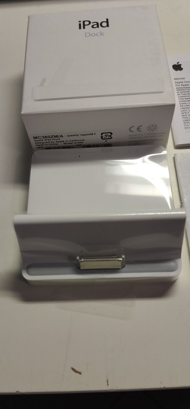 Apple Caricabatterie: Apple iPad Dock neu  – Nuovo (secondo la descrizione) da Biel/Bienne venduto da Vintage-timearts 1